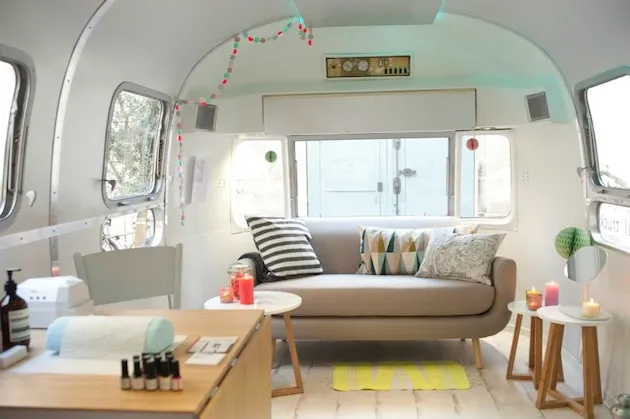 French-Nail-Truck-Airstream-Trailer-Design-1